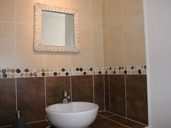 Quaint Holiday Home in Le Plan-de-la-Tour with Pool