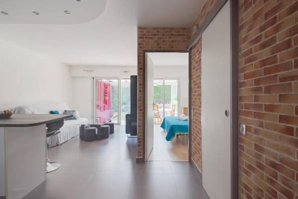 High standing air-conditioned and private pool