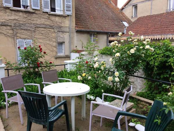 Appartement d'une chambre avec jardin clos et wifi a Neris les Bains