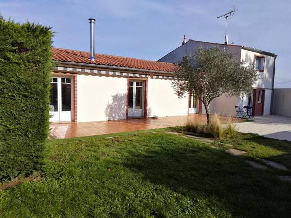 Une grande maison familiale à Brem sur Mer