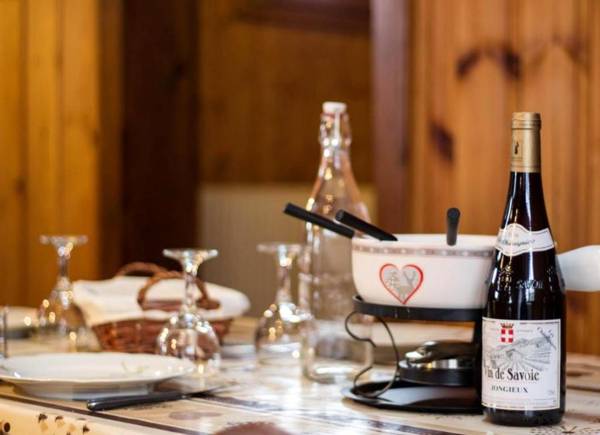 Chalet de 2 chambres avec terrasse amenagee et wifi a Saint Gervais les Bains a 3 km des pistes