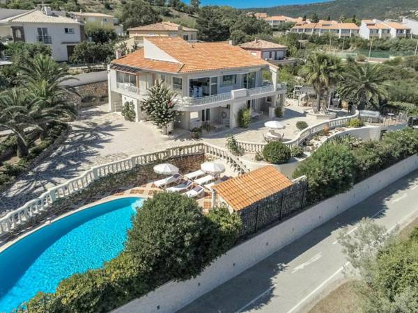 Luxury Villa with Jacuzzi in Les Issambres