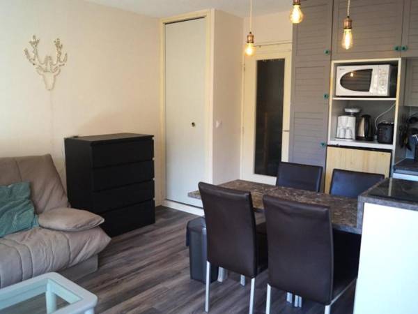 Studio Enchastrayes 1 pièce 4 personnes - FR-1-165A-22