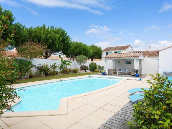 Luxurious villa with a dishwasher only 3.5km from the beach