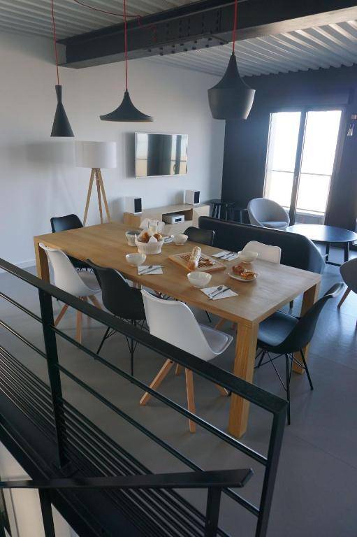 Les Demoiselles de la Digue