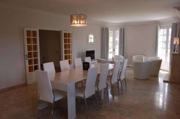 La Villa des Longchamps Location du samedi au samedi