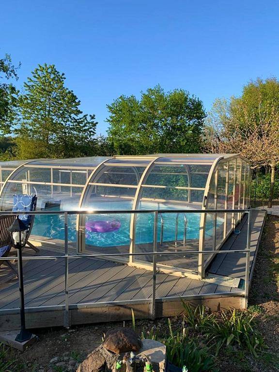 Bungalow d'une chambre avec piscine privee jardin clos et wifi a Saint Chamassy a 3 km de la plage