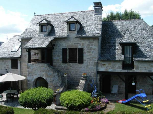 Vintage Holiday Home in Muret le Ch teau with Garden