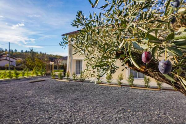 LES VALLEES by Cocoonr