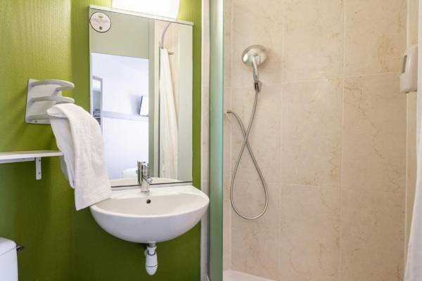 B&B HOTEL Strasbourg Nord Artisans