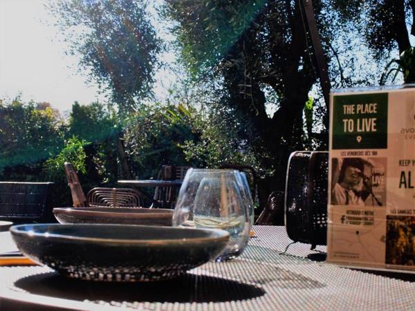 Avocado Hotel Restaurant