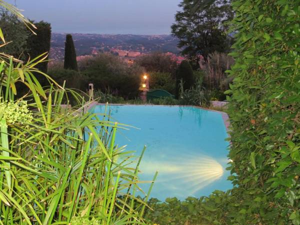 Dream villa overlooking the French Riviera
