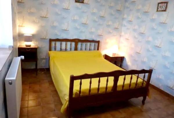 Maison de 3 chambres avec jardin amenage a Uzer