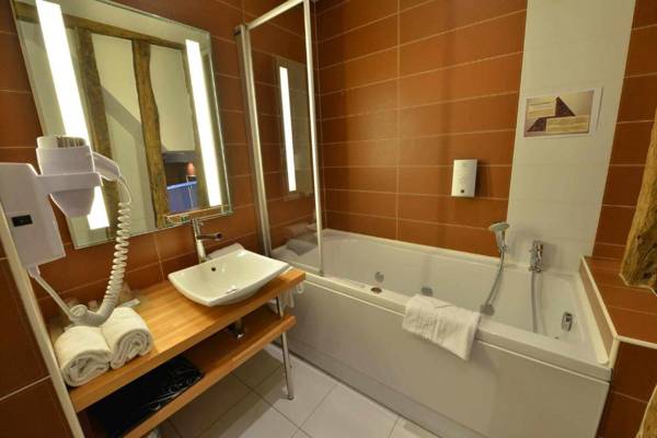 Logis Hotel De La Cote D'or