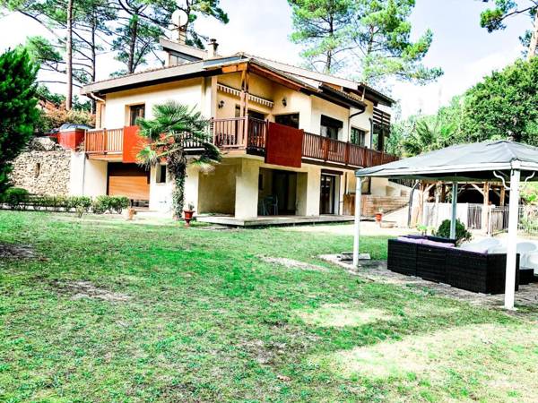 Villa in the forest of Seignosse 600m from the beach Great for large groups