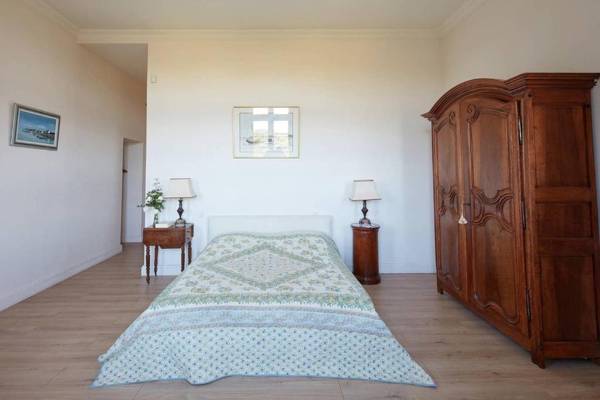 Chateau de Kergeorget - Vue sur le Golfe