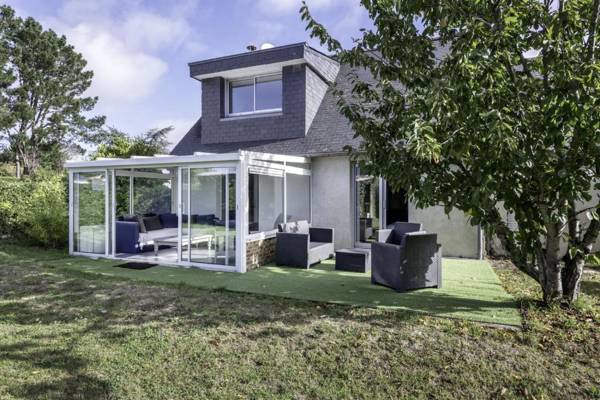 Un écrin de verdure dans le Golfe du Morbihan à 200m de la plage