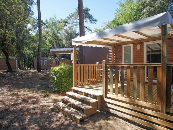 Simple mobile home near the beach on the island of Oléron