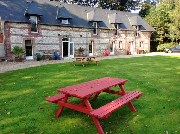 Maison d'une chambre avec jardin amenage et wifi a Saint Leonard a 2 km de la plage