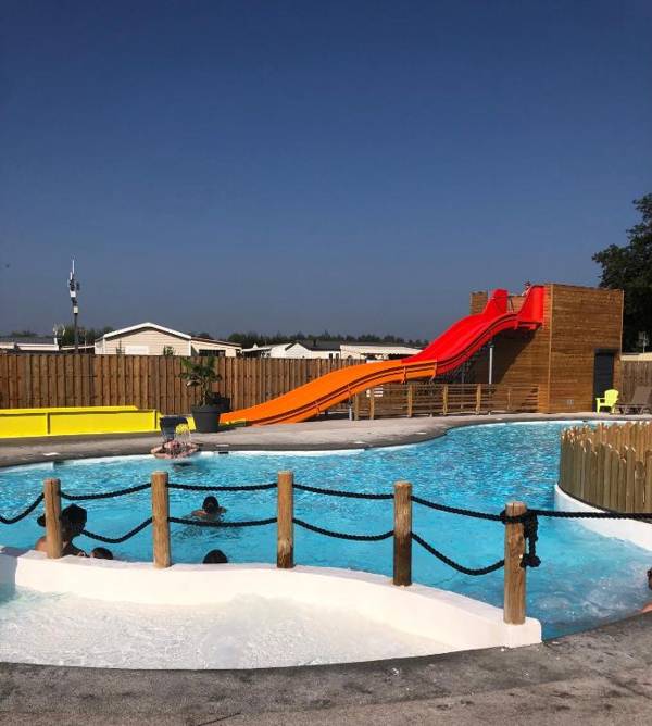 Camping La Garenne De Moncourt