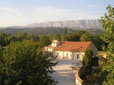 Logis Hôtel Déjeunez Sous L'Arbre