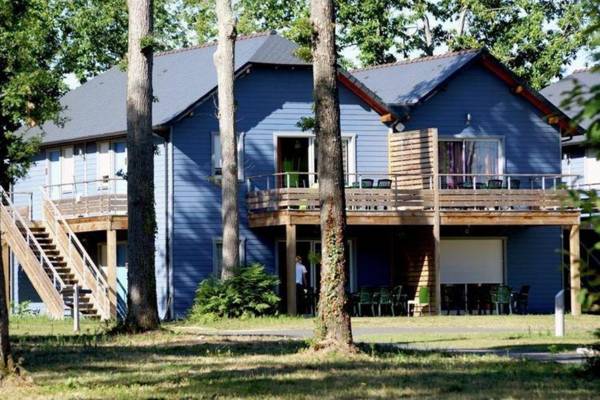 Apartment with balcony or terrace in the wooded Loire Valley