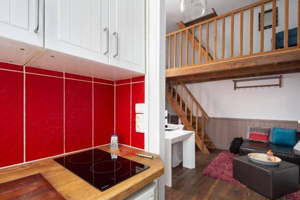 Le Petit Mont by Cocoonr