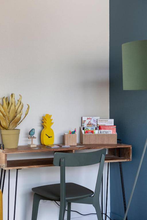 Ernestine by Cocoonr