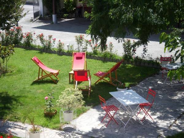 Hotel Les Vieux Acacias