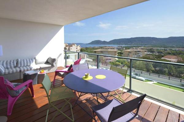 Superbe appartement vue mer idéalement situé à 750m des commerces et du centre historique de Porto-V