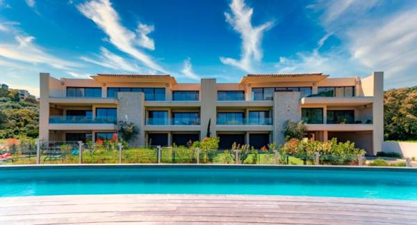 Solaneos propose magnifique T4 neuf sur le port avec Piscine CHAUFFEE