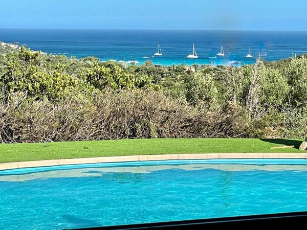 Villa AZURA vue panoramique et proche mer à Santa Giulia piscine chauffée