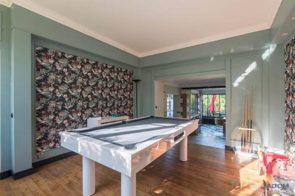 Maison avec jardin de 1200m et billard