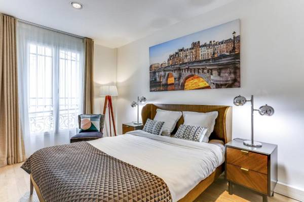 Apartments Paris Centre - At Home Hotel