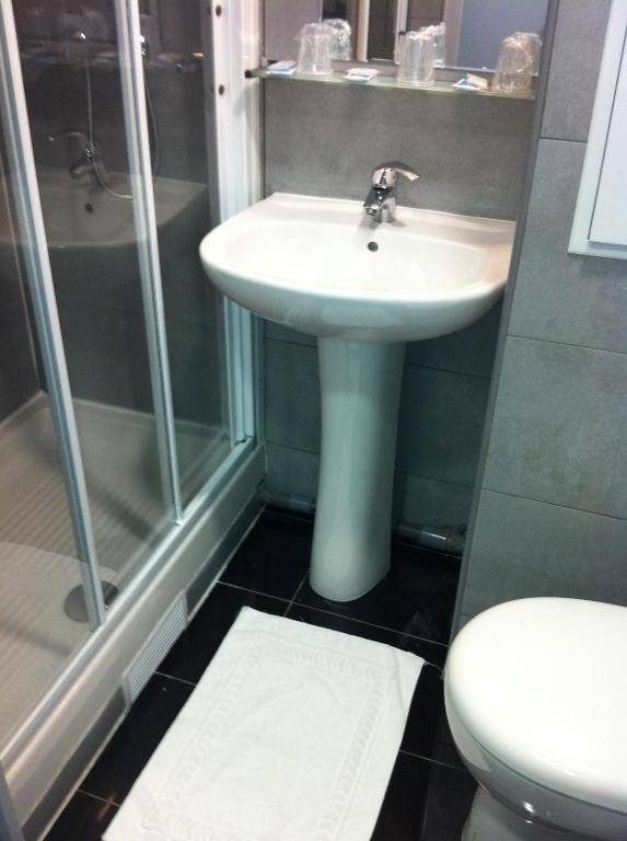 Hipotel Paris Père-Lachaise République