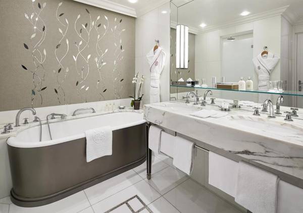 Hôtel Plaza Athénée - Dorchester Collection