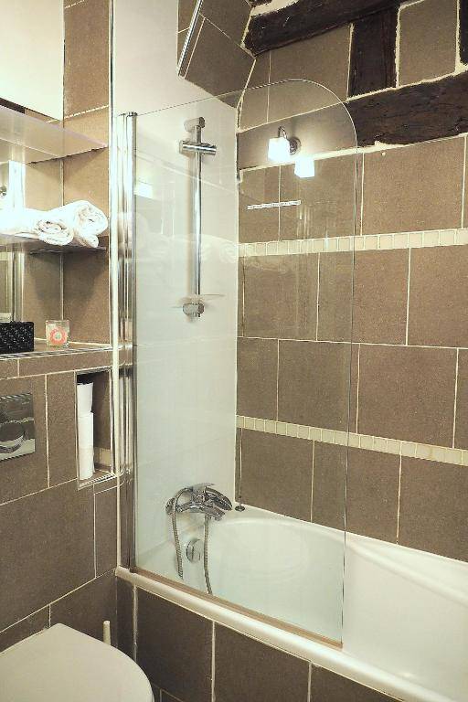 Louvre Parisian ChicSuites