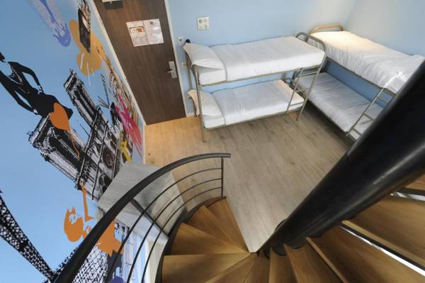 The 3 Ducks Eiffel Tower by Hiphophostels