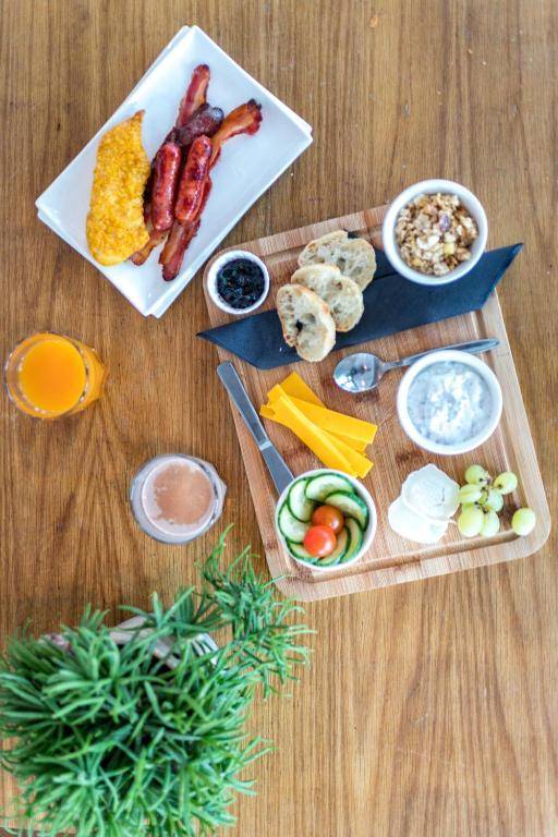 The People - Paris Belleville IEx Les PiaulesI