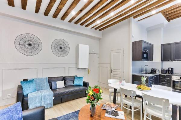 44-COSY FLAT MONTORGUEIL (2CHENIER)