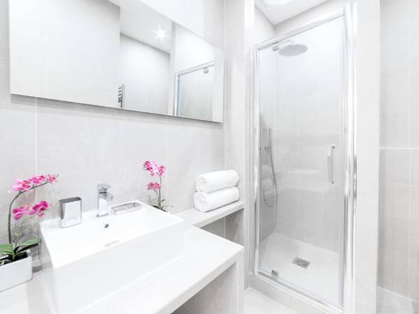 LivinParis - Luxury 3 & 4 Bedrooms Montmartre I