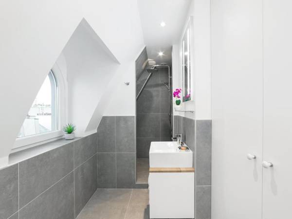 LivinParis - Luxury 2 Bedrooms Le Louvre I