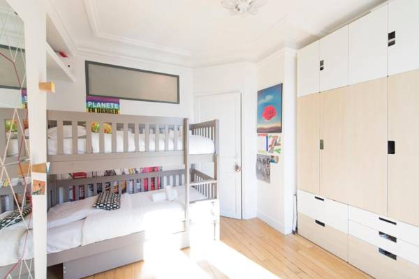 Veeve - By the Palais Royal