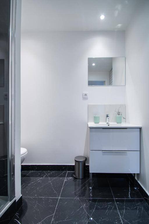 Luxury flat- Eiffel tower