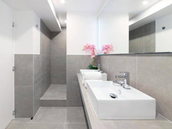 LivinParis - Luxury 4 Bedrooms Le Louvre I