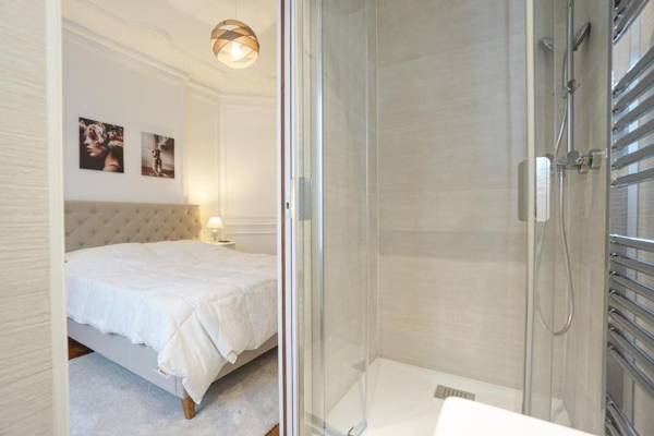 MODERN flat close to the EIFFEL TOWER