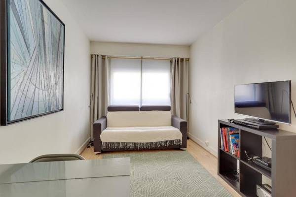 ID 326 Batignolles/ rue Saussure - Paris XVII°