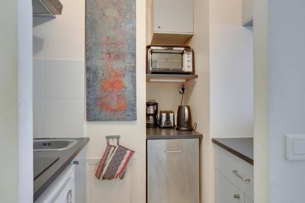 ID 326 Batignolles/ rue Saussure - Paris XVII°