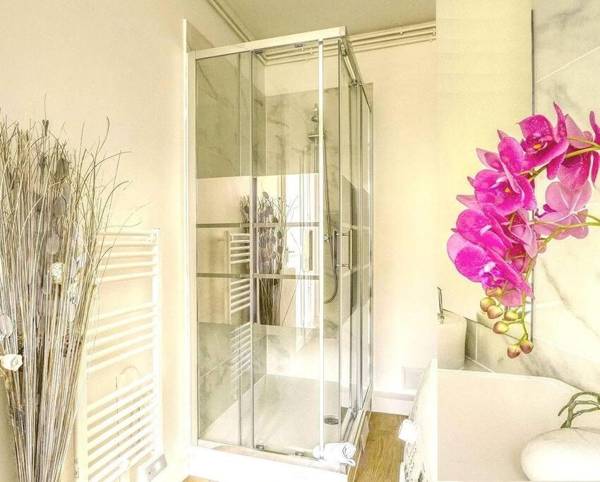 1626 - Lovely apartment at Arc de Triomphe