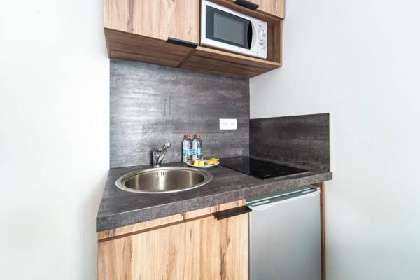 New studio in Paris 8